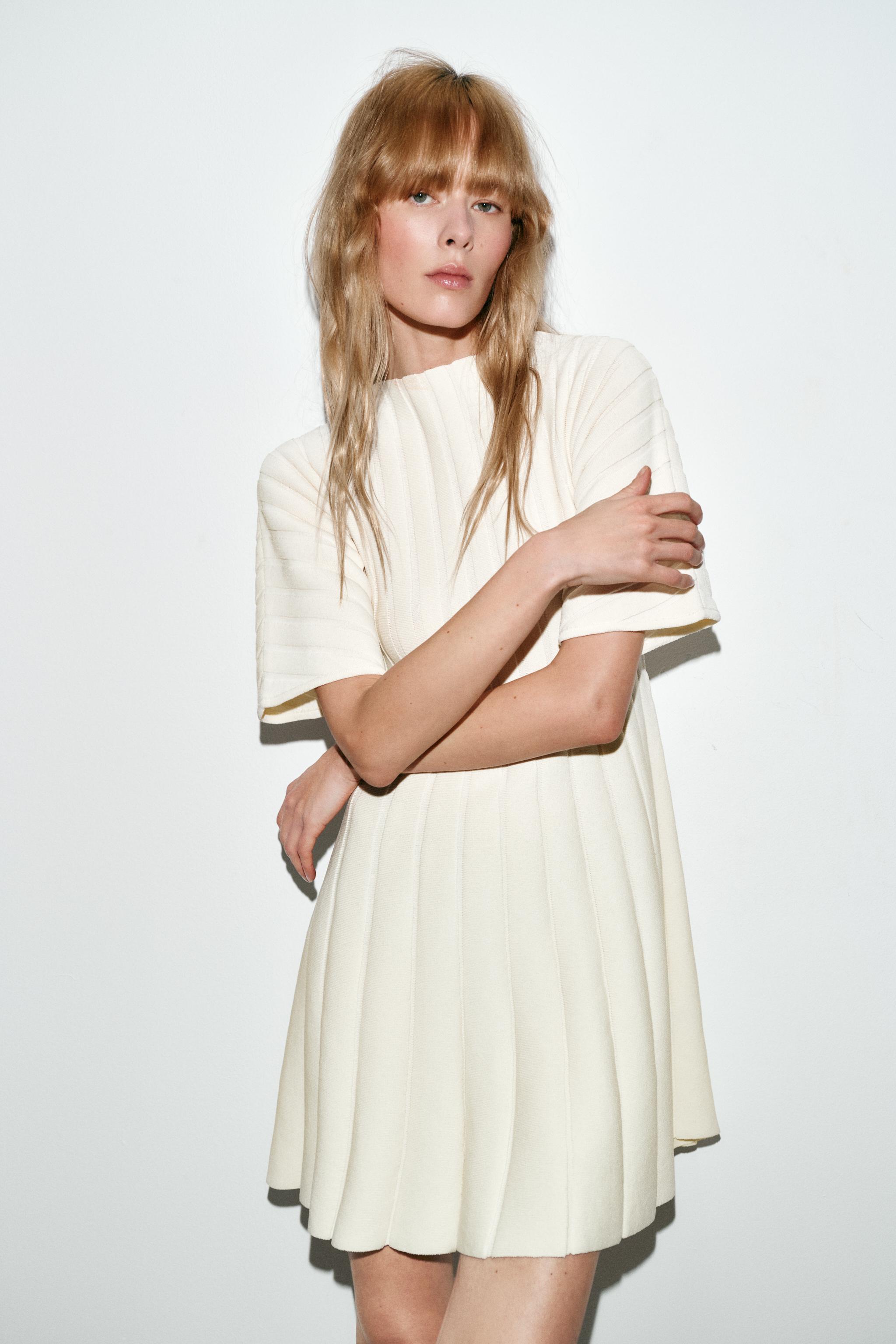 SHORT RIB KNIT BALLOON SLEEVE DRESS